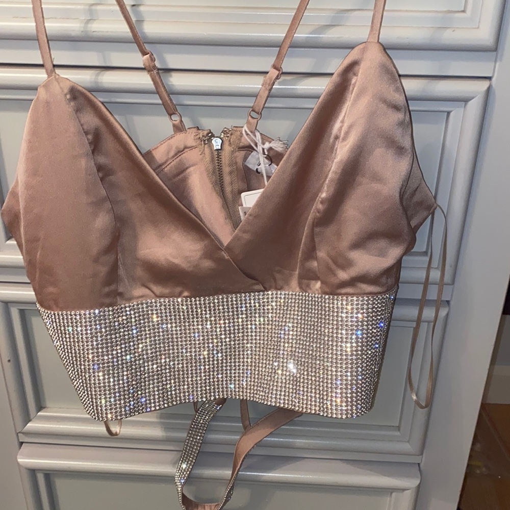 pretty dress crop